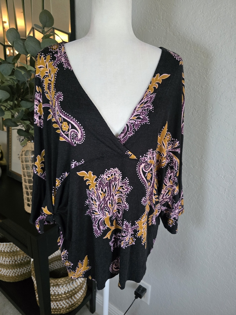 Free People Women’s Maui Wowie Top Batik Tie Side Boho XS - Picture 3 of 10